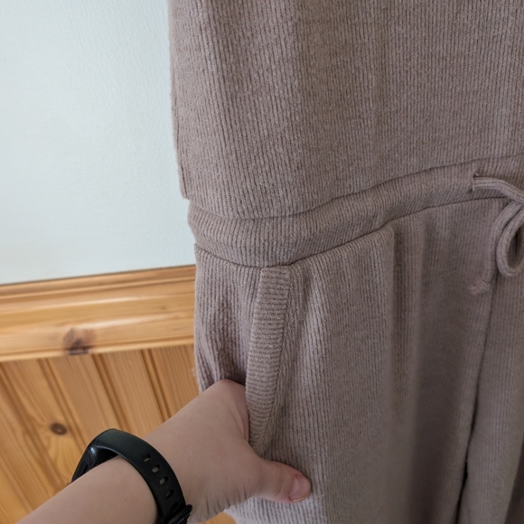 Z Supply Blush Beige The Dreamer Ribbed Soft Cozy Lounge Jumpsuit Size Medium - Picture 4 of 10